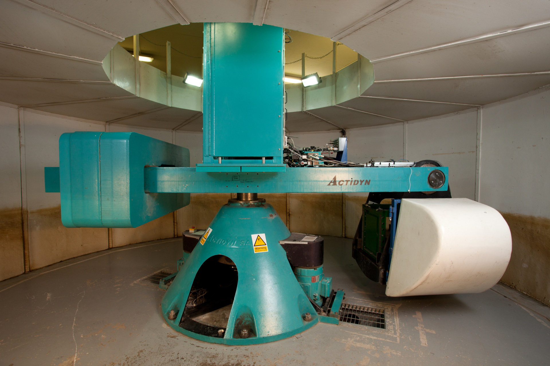 University of Dundee beam centrifuge (3 m radius, 150 gton capacity)